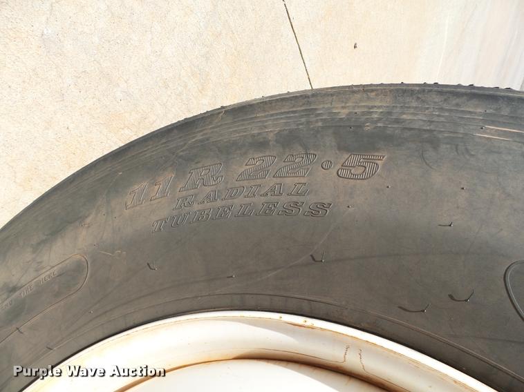 image for item DB4535 2010 International DuraStar 4300 bucket truck