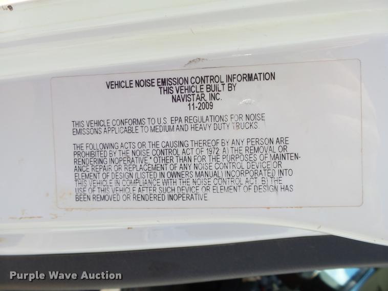 image for item DB4535 2010 International DuraStar 4300 bucket truck