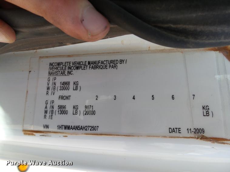 image for item DB4535 2010 International DuraStar 4300 bucket truck