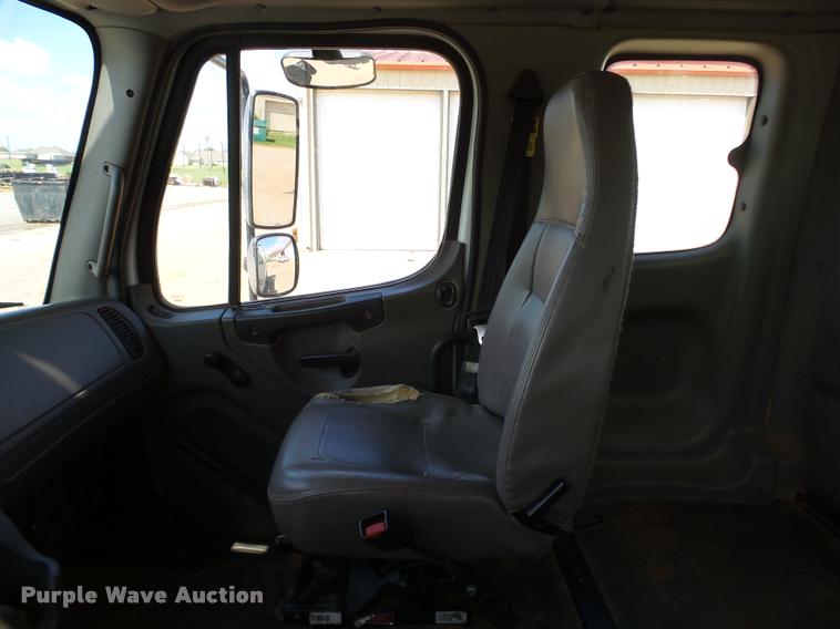 image for item DB4536 2009 Freightliner Business Class M2 bucket truck