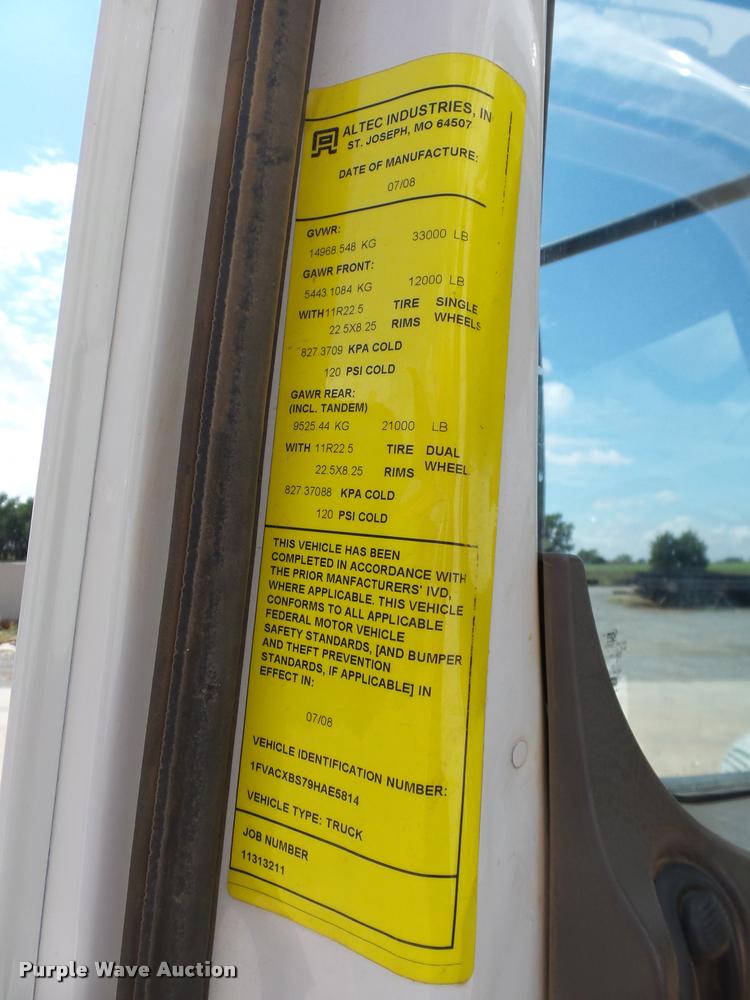 image for item DB4536 2009 Freightliner Business Class M2 bucket truck