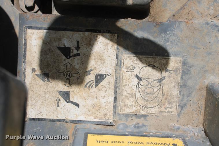 image for item F1802 2006 Takeuchi TL130 skid steer