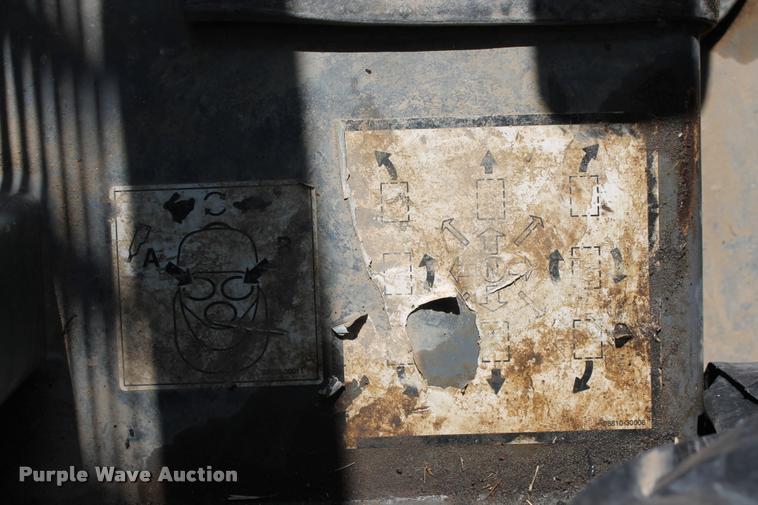 image for item F1802 2006 Takeuchi TL130 skid steer