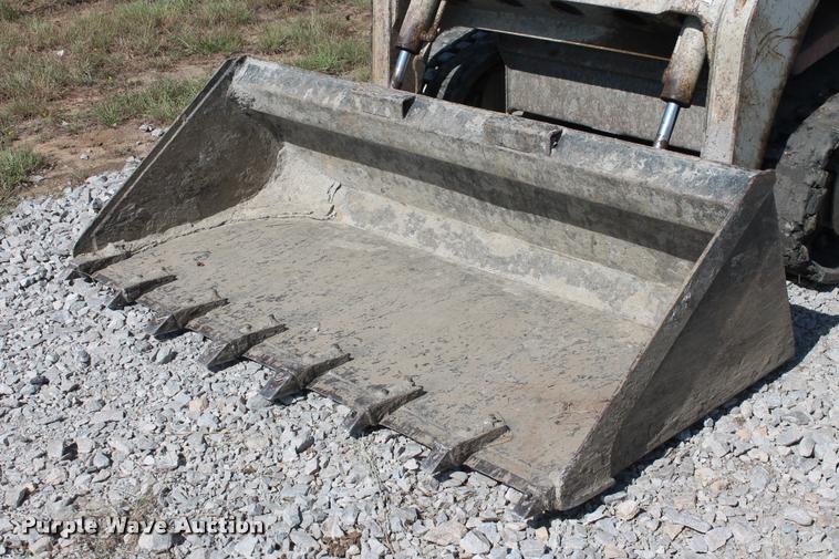 image for item F1802 2006 Takeuchi TL130 skid steer