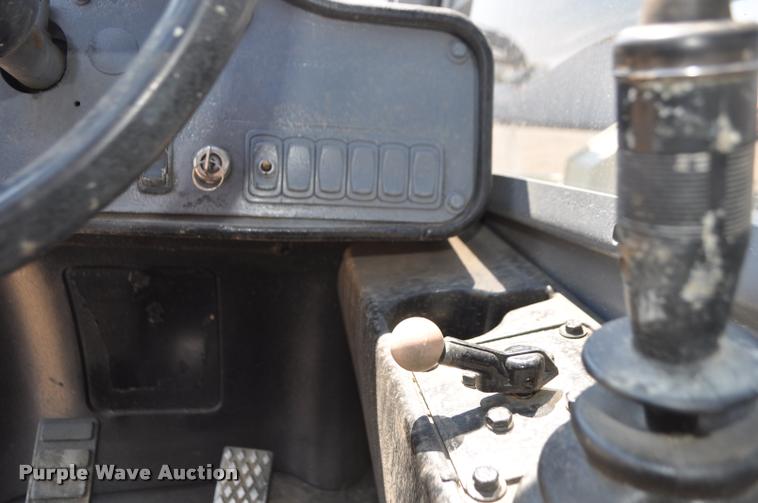 image for item G7473 2006 Terex TH644C telehandler