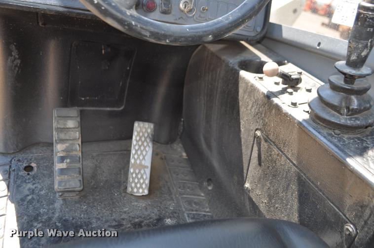 image for item G7473 2006 Terex TH644C telehandler