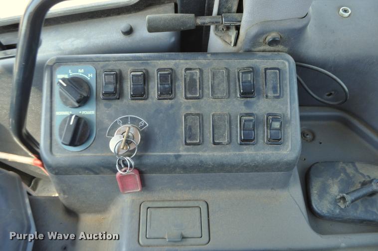 image for item G7474 2002 Komatsu WA470-5H wheel loader