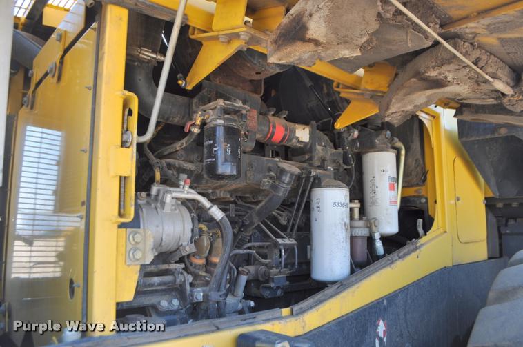 image for item G7474 2002 Komatsu WA470-5H wheel loader