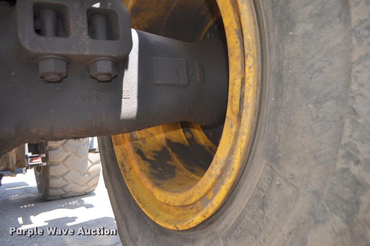 image for item G7474 2002 Komatsu WA470-5H wheel loader