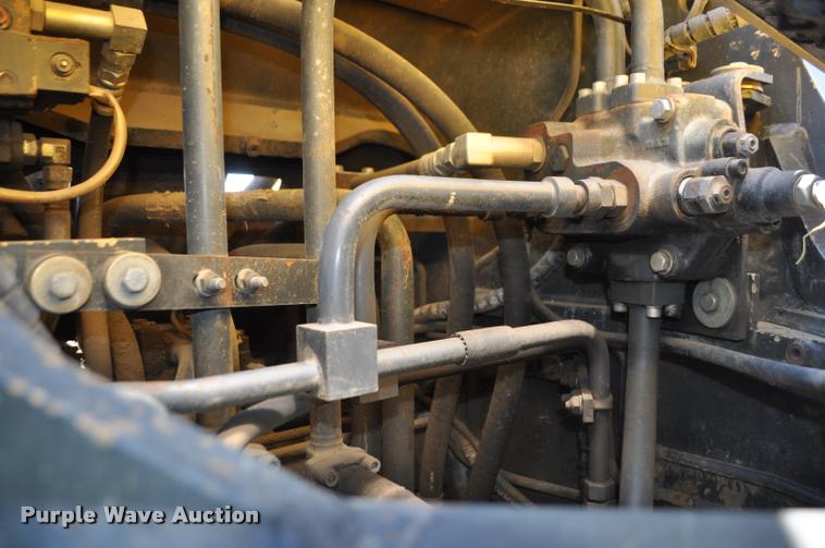 image for item G7474 2002 Komatsu WA470-5H wheel loader