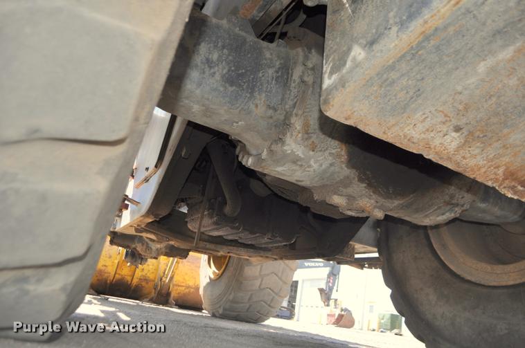 image for item G7474 2002 Komatsu WA470-5H wheel loader