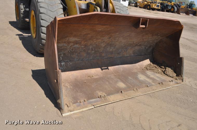 image for item G7474 2002 Komatsu WA470-5H wheel loader