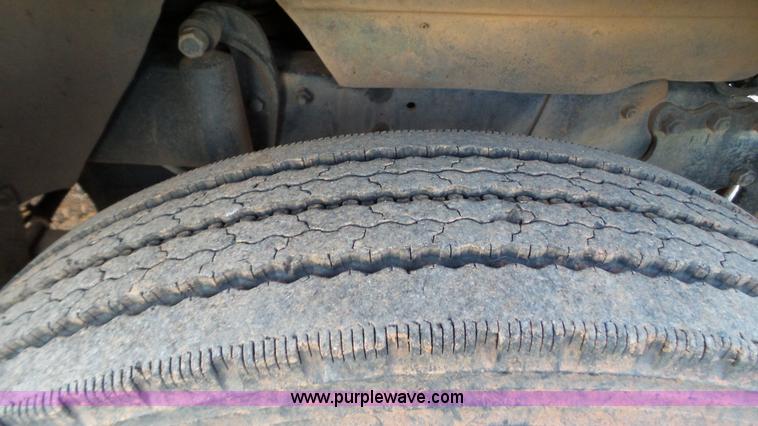 image for item H1651 1981 Mack R686ST dump truck