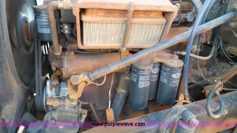 image for item H1651 1981 Mack R686ST dump truck