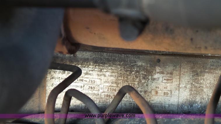 image for item H1651 1981 Mack R686ST dump truck