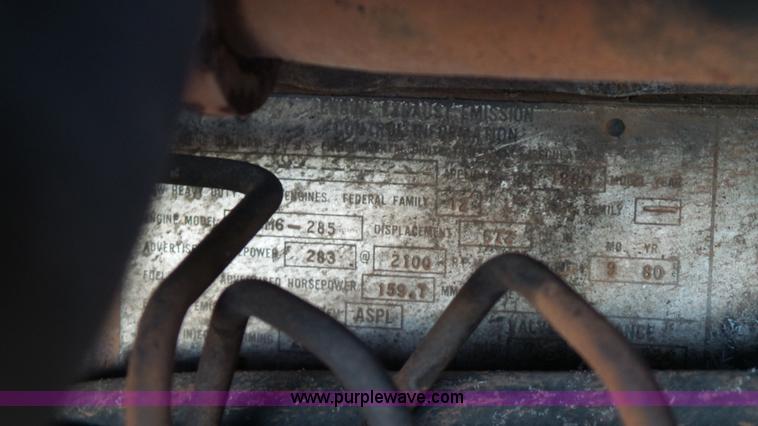 image for item H1651 1981 Mack R686ST dump truck