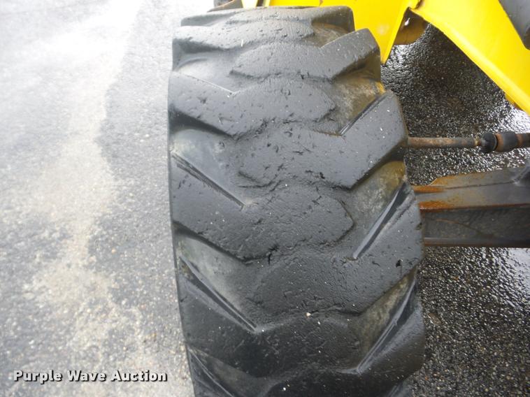 image for item J8737 2007 New Holland B110 backhoe