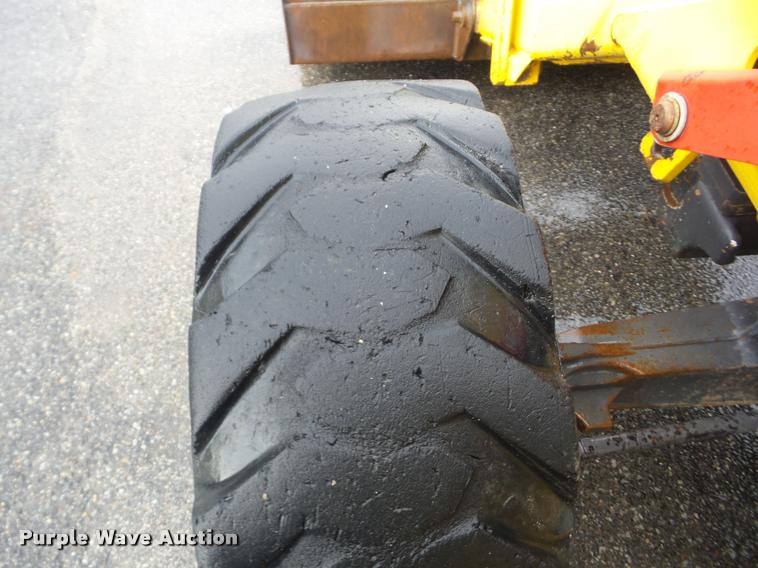 image for item J8737 2007 New Holland B110 backhoe