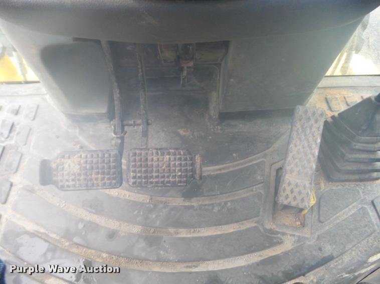 image for item J8737 2007 New Holland B110 backhoe