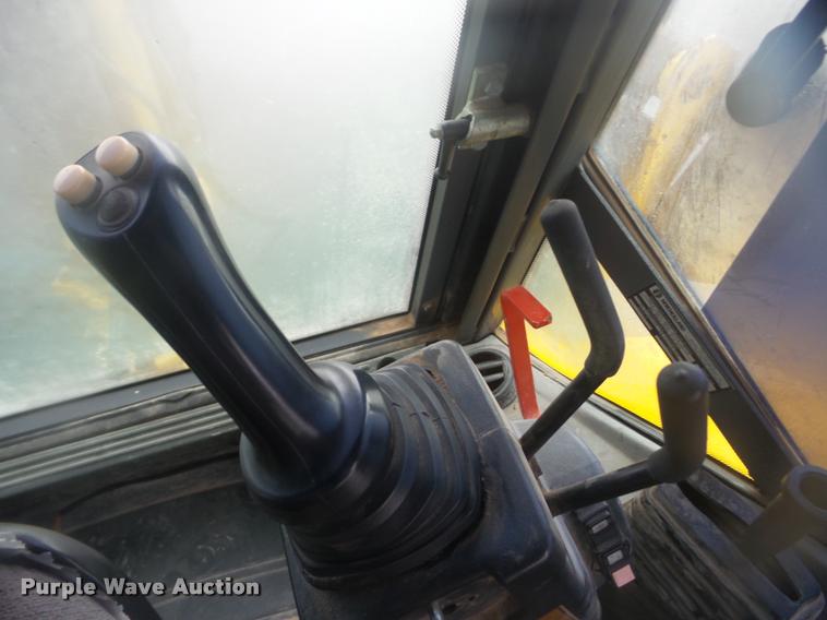image for item J8737 2007 New Holland B110 backhoe