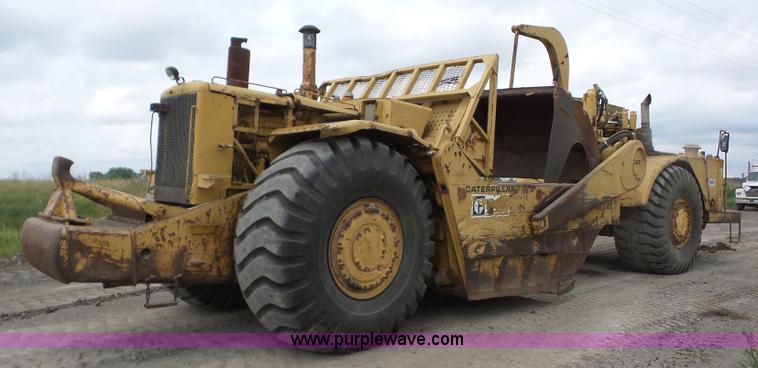 image for item J8742 1979 Caterpillar 637D scraper