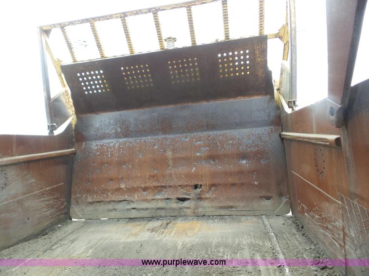 image for item J8742 1979 Caterpillar 637D scraper