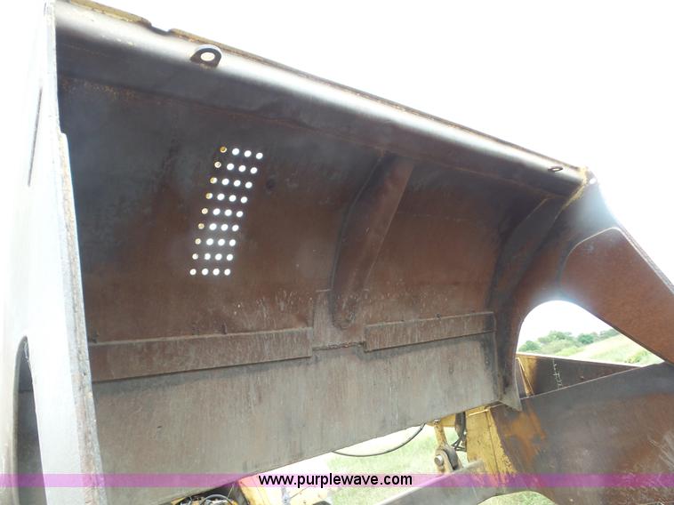image for item J8742 1979 Caterpillar 637D scraper