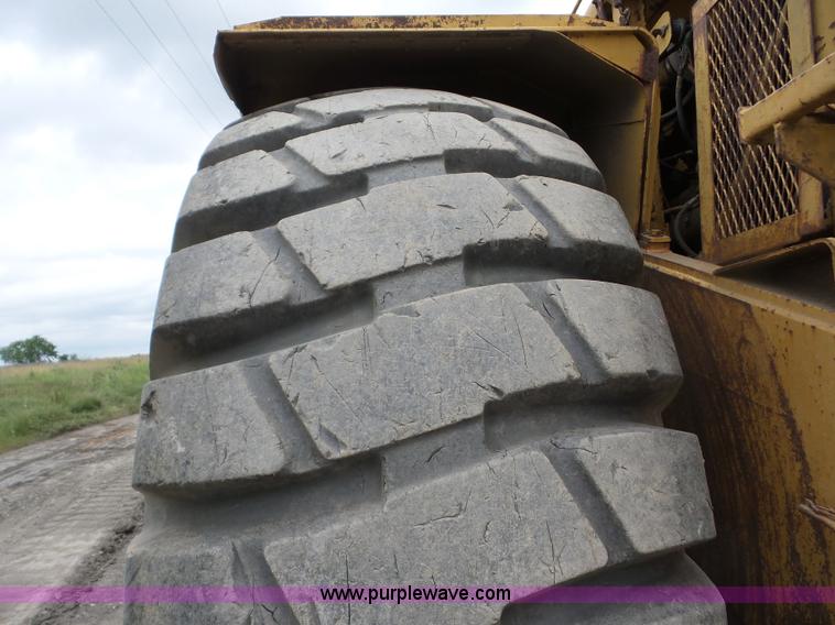 image for item J8742 1979 Caterpillar 637D scraper