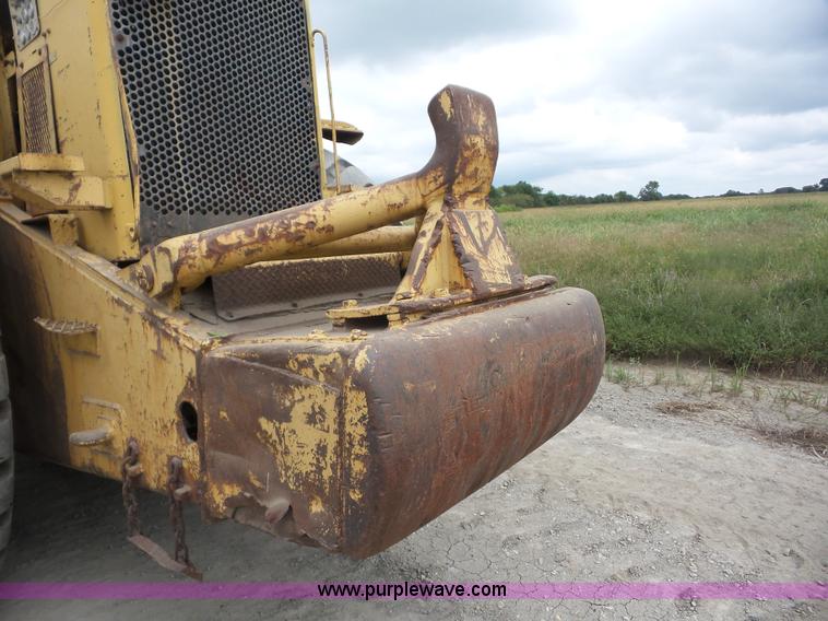 image for item J8742 1979 Caterpillar 637D scraper