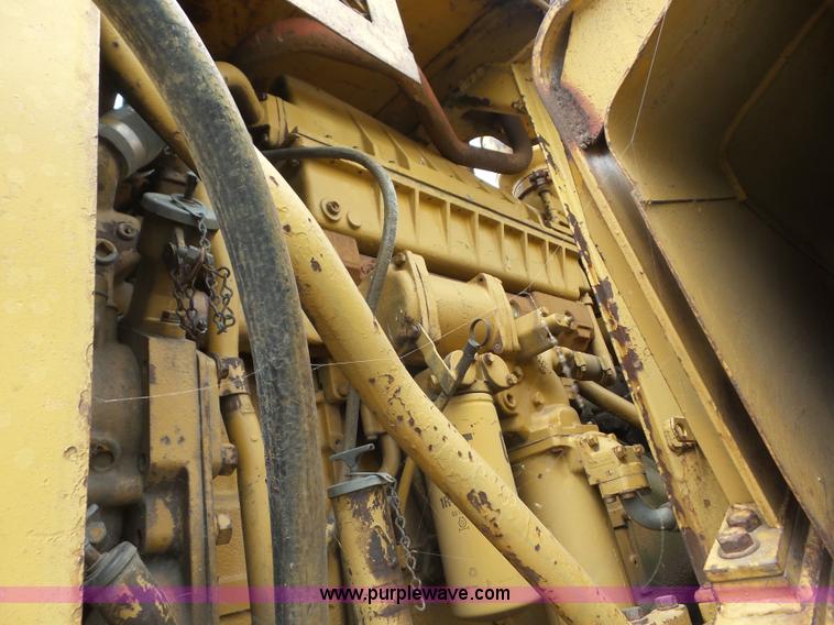 image for item J8742 1979 Caterpillar 637D scraper