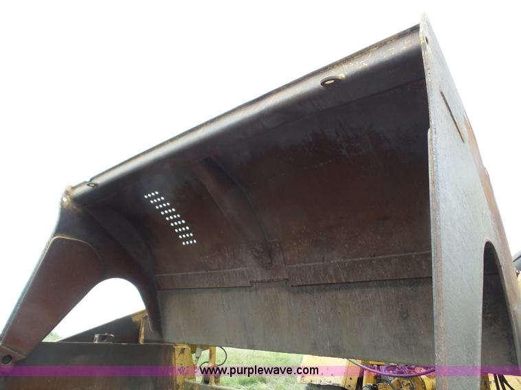 image for item J8742 1979 Caterpillar 637D scraper