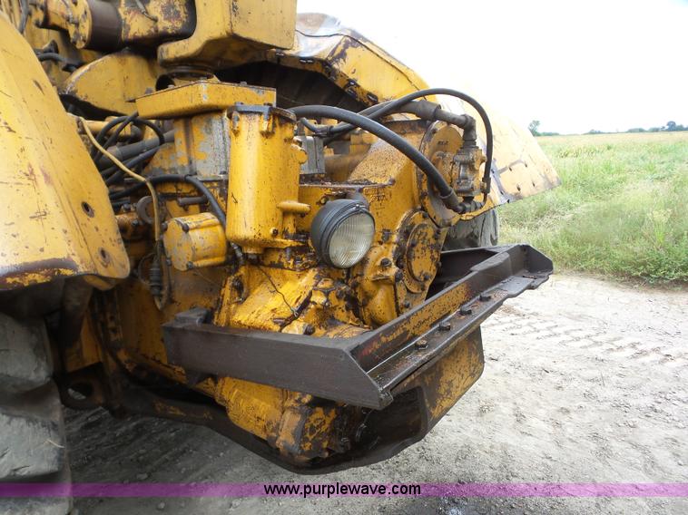 image for item J8742 1979 Caterpillar 637D scraper