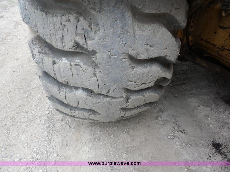 image for item J8742 1979 Caterpillar 637D scraper