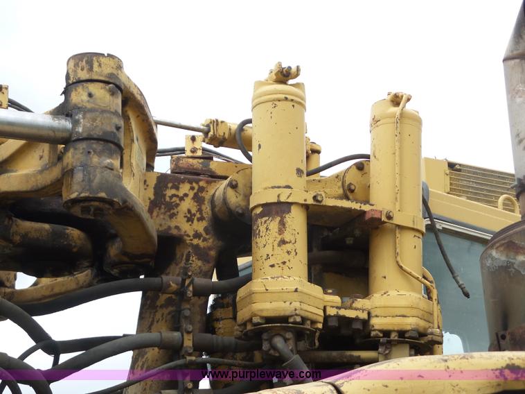 image for item J8742 1979 Caterpillar 637D scraper