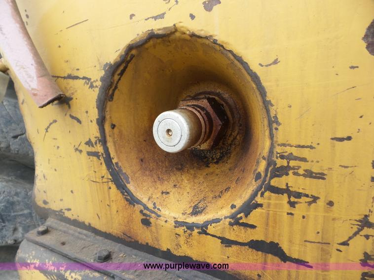 image for item J8742 1979 Caterpillar 637D scraper