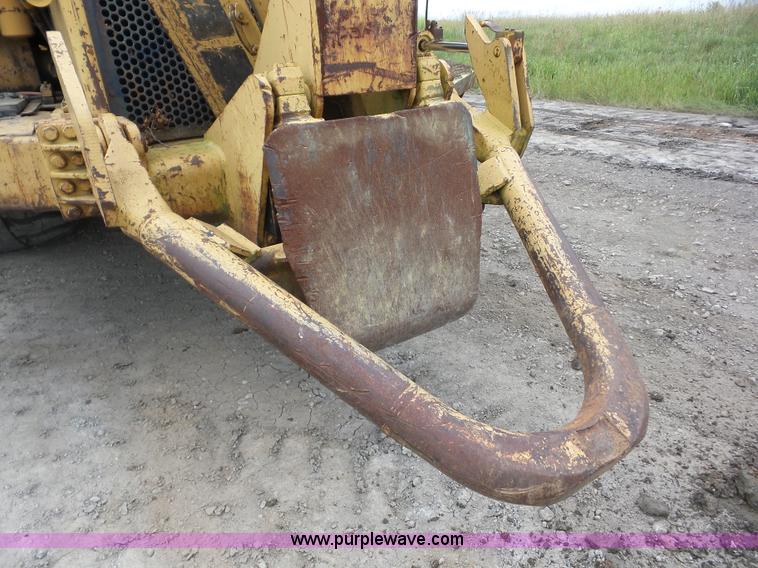 image for item J8742 1979 Caterpillar 637D scraper