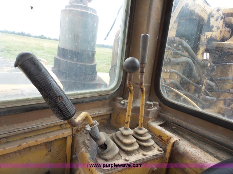 image for item J8742 1979 Caterpillar 637D scraper
