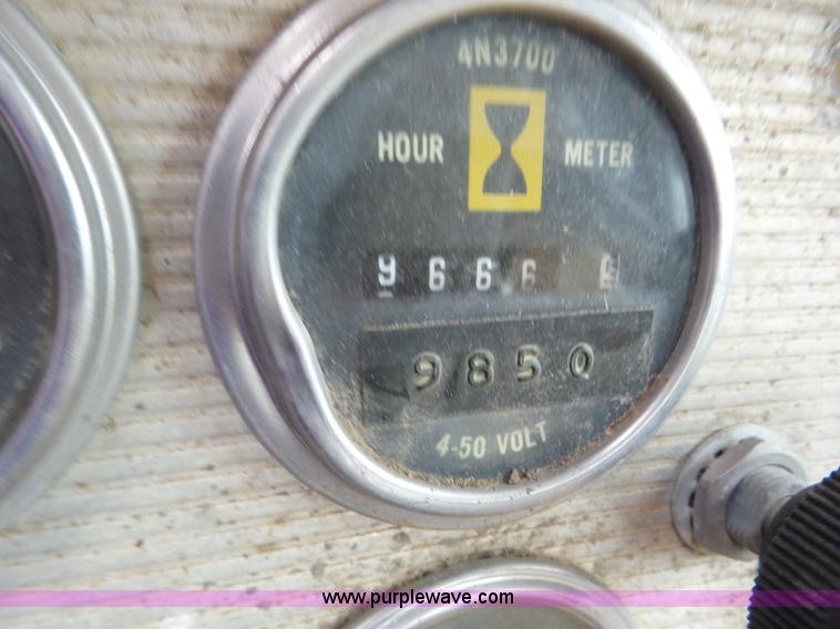 image for item J8742 1979 Caterpillar 637D scraper