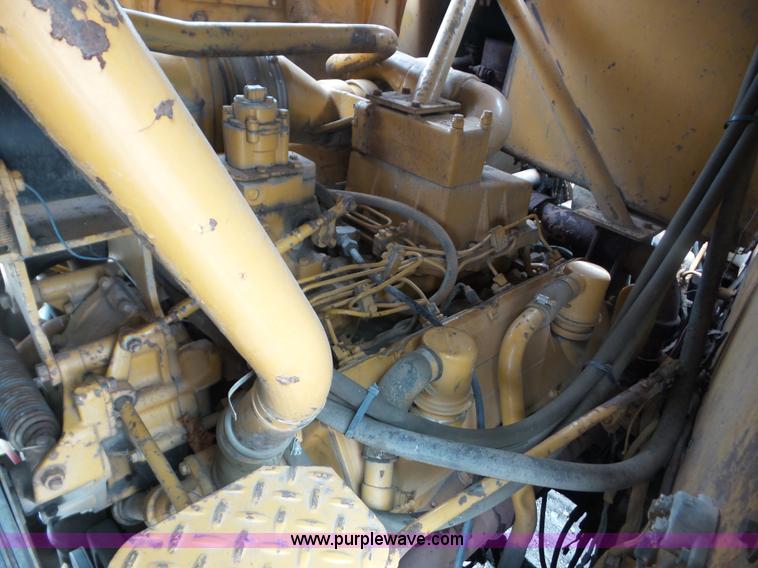 image for item J8742 1979 Caterpillar 637D scraper