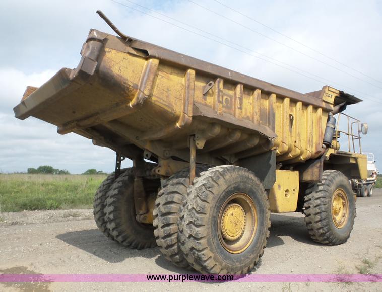 image for item J8745 1987 Caterpillar 773B haul truck