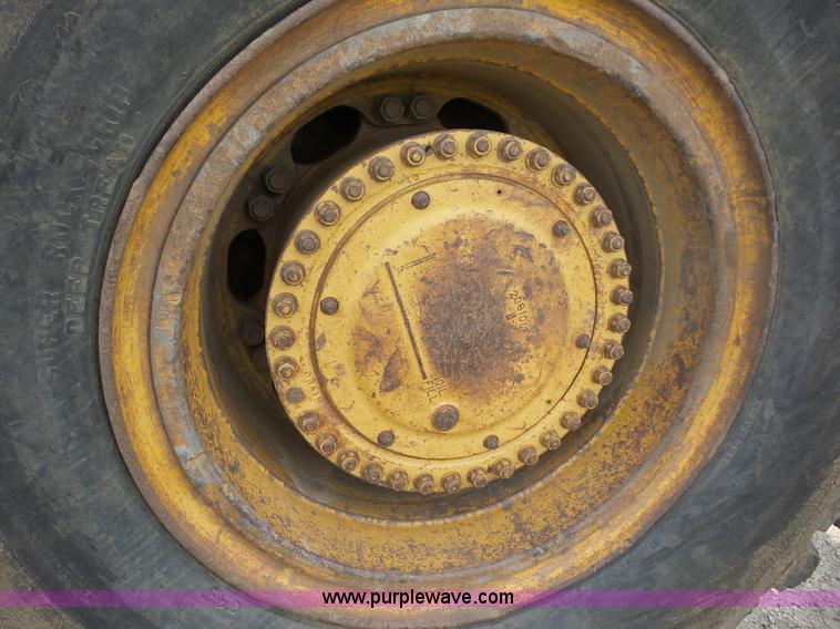 image for item J8745 1987 Caterpillar 773B haul truck