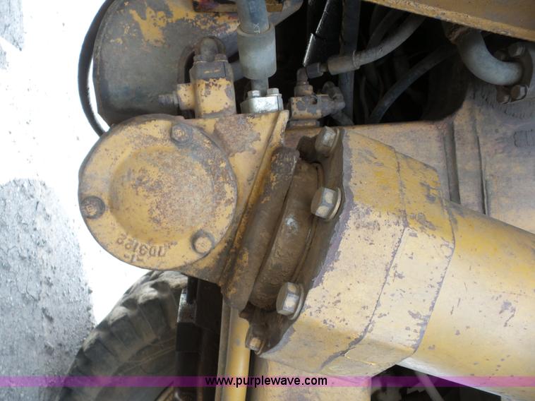 image for item J8745 1987 Caterpillar 773B haul truck