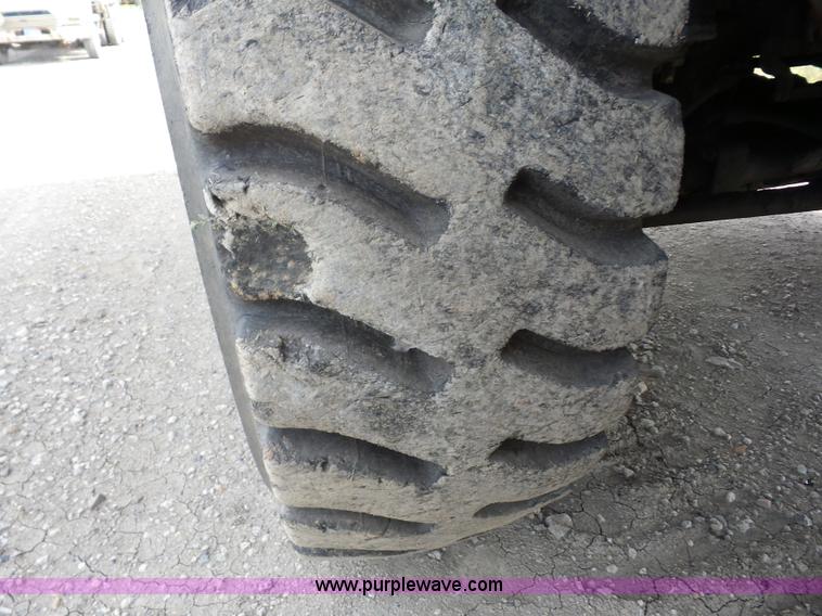 image for item J8745 1987 Caterpillar 773B haul truck