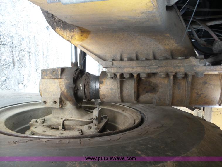 image for item J8745 1987 Caterpillar 773B haul truck