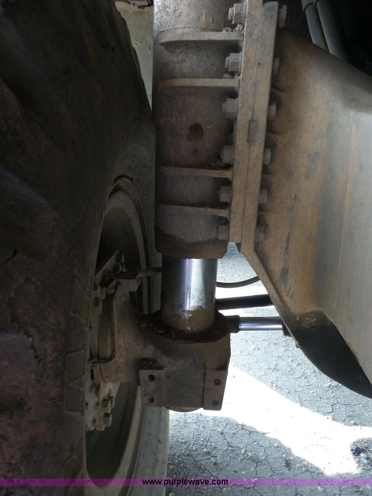 image for item J8745 1987 Caterpillar 773B haul truck