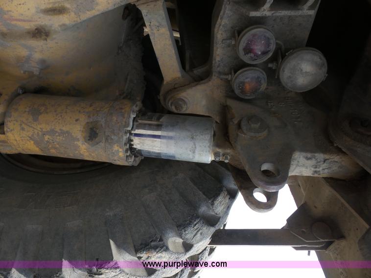 image for item J8745 1987 Caterpillar 773B haul truck