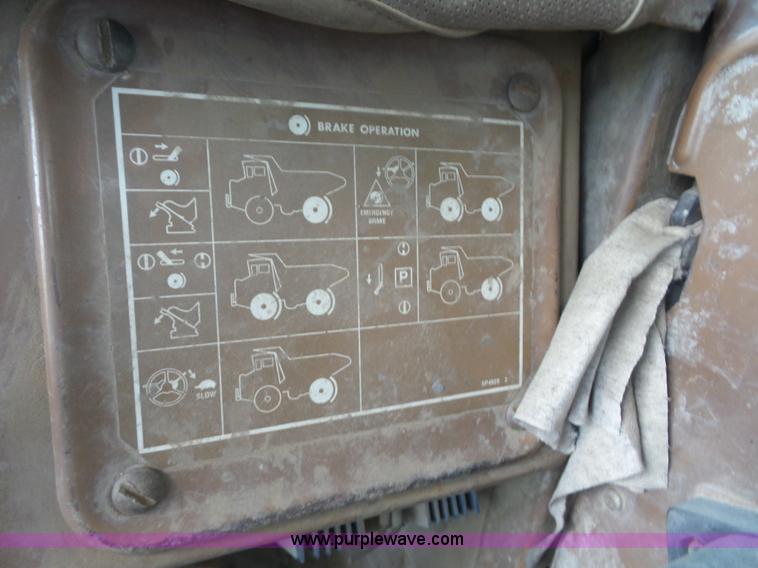 image for item J8745 1987 Caterpillar 773B haul truck