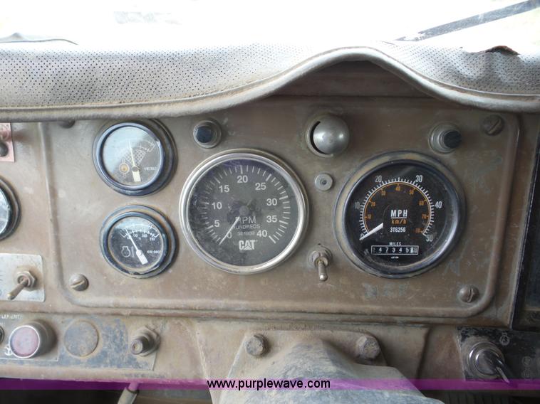 image for item J8745 1987 Caterpillar 773B haul truck