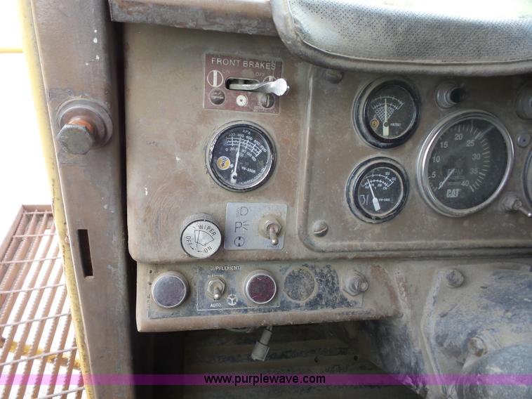 image for item J8745 1987 Caterpillar 773B haul truck