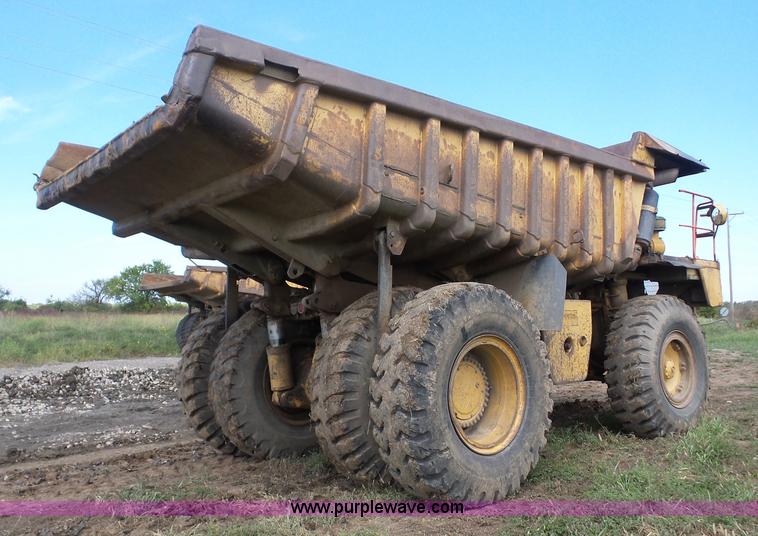 image for item J8746 1987 Caterpillar 773B haul truck